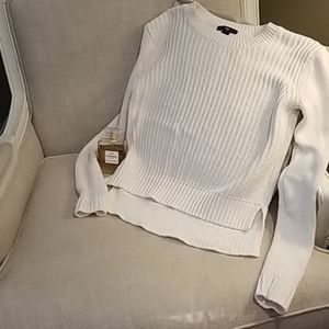 Cable knit crop sweater